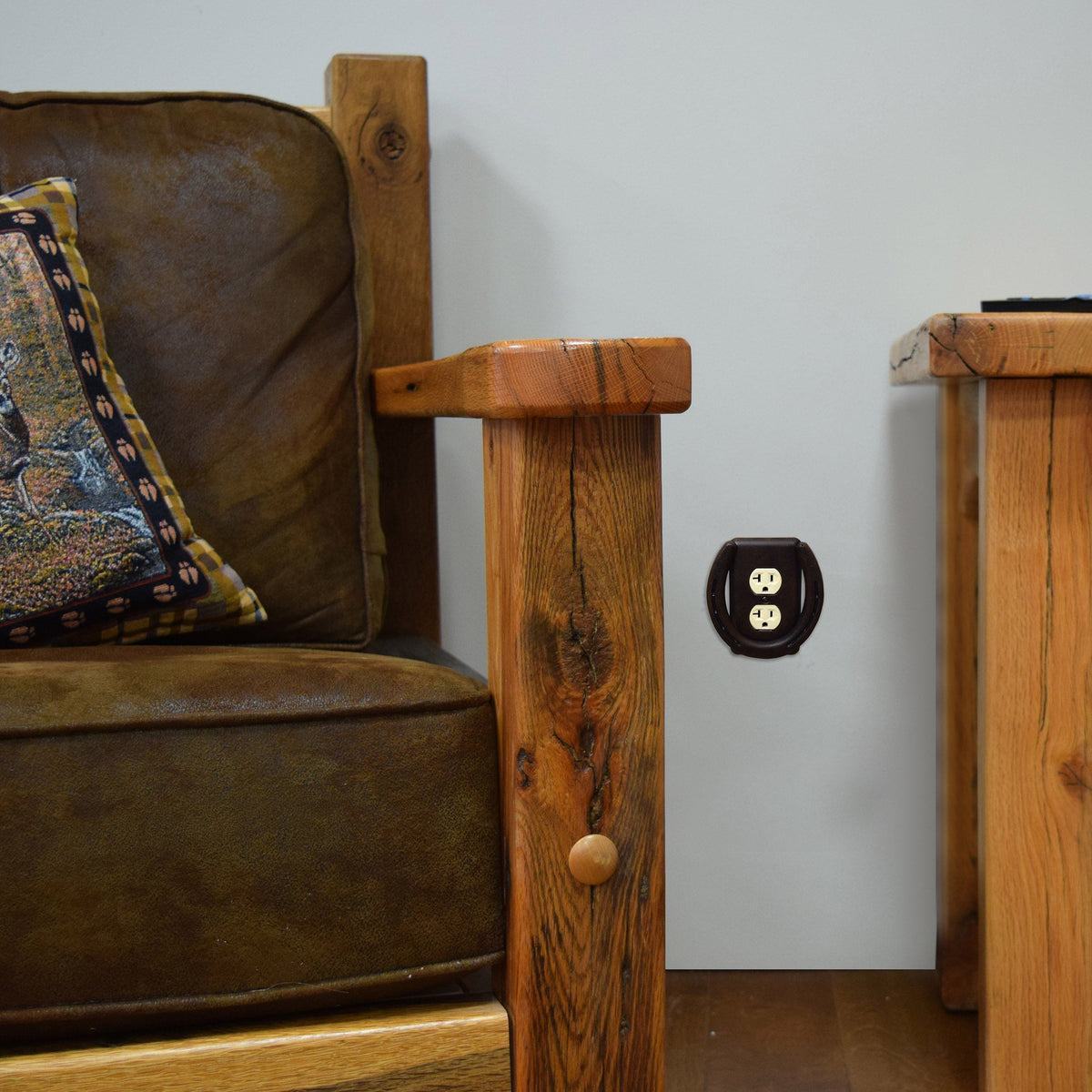 Electrical Cover Single Receptacle-Horse Shoe