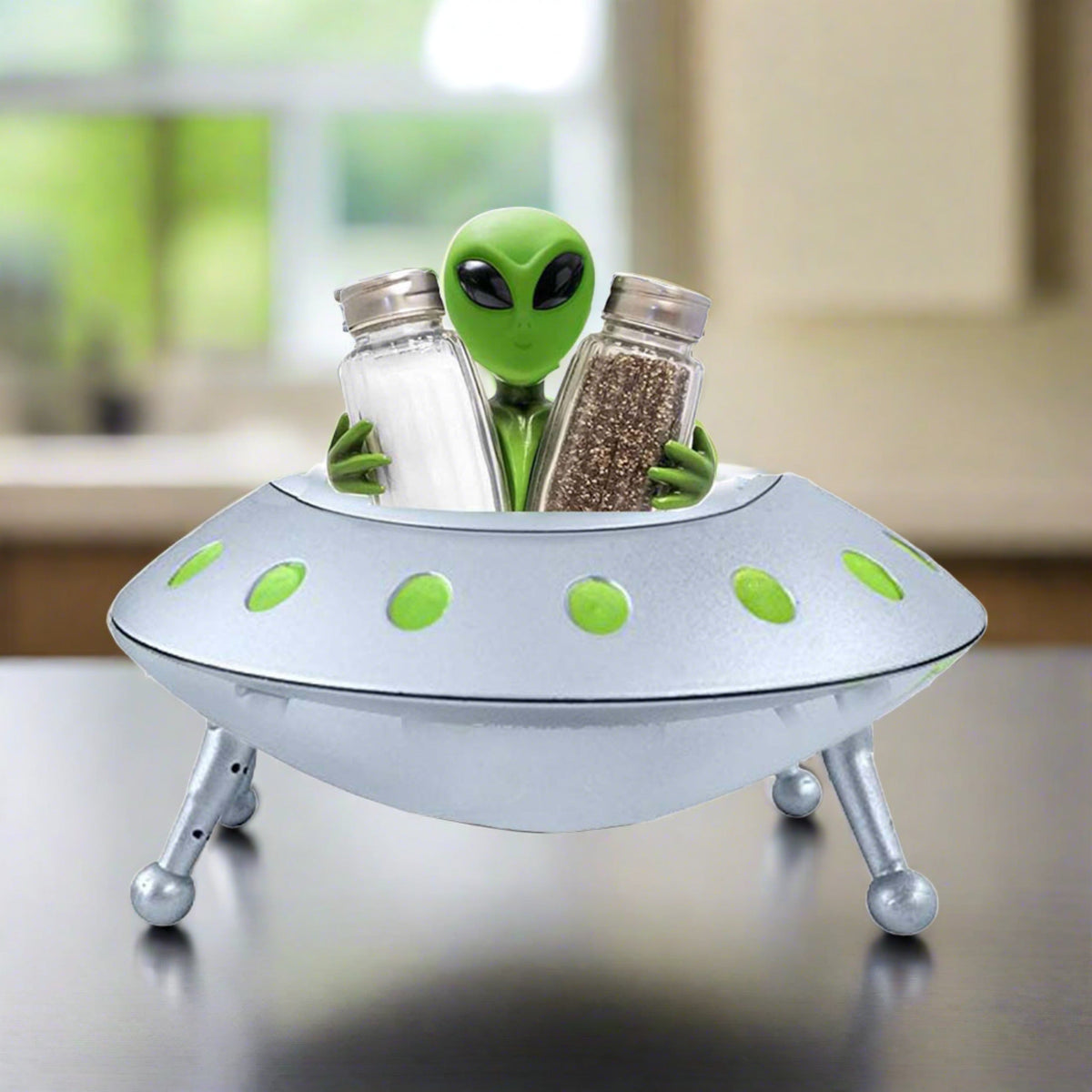 Salt and Pepper Shakers-Aliens